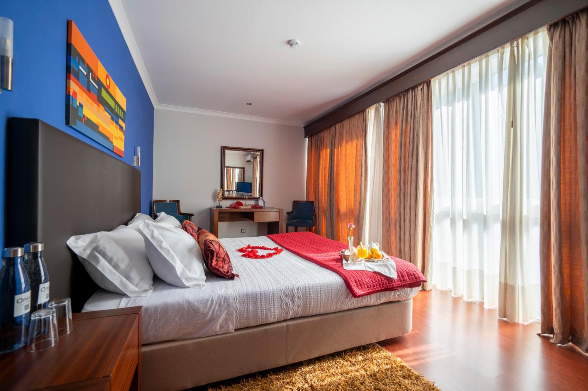 Hotel Onix Viseu Bagian luar foto